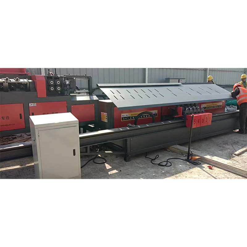 How does a fully automatic five-head steel bar bending machine ensure uniform stress on the steel bars during multi-head bending?